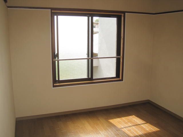 5DK Detached House for Rent in Neyagawa City, Osaka - Thumbnail 3