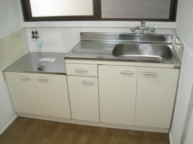 5DK Detached House for Rent in Neyagawa City, Osaka - Thumbnail 4