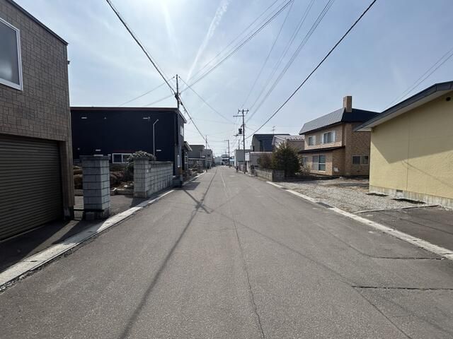 4LDK House with Sunroom on 100 Tsubo Land in Hakodate - Thumbnail 4