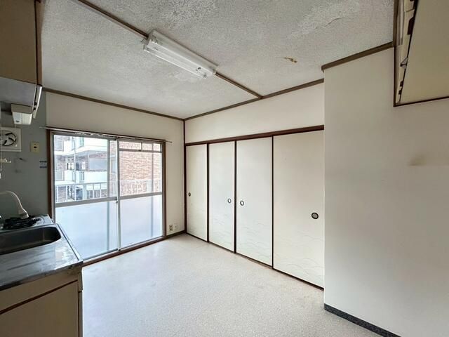 Clean 3DK Apartment for Sale in Kishiwada, Osaka - 380万円 - Thumbnail 4