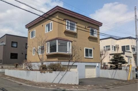1992 4SLDK House with Large Garage in Ebetsu, Hokkaido - Image 1