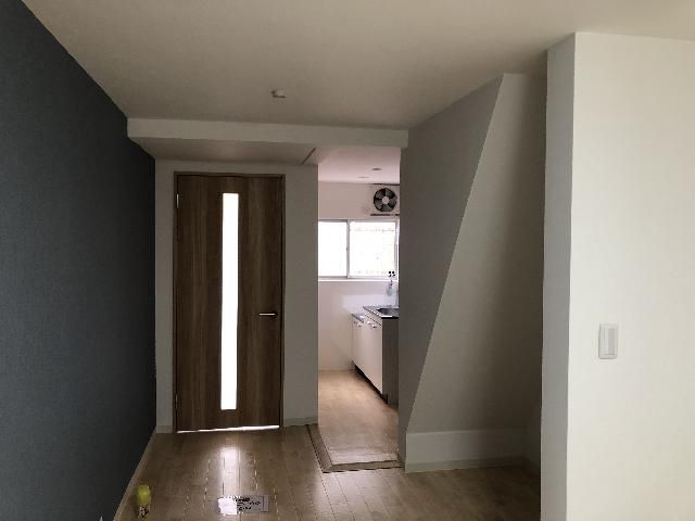 Renovated 1LDK Terrace House for Rent in Suminoe-ku, Osaka - Thumbnail 4