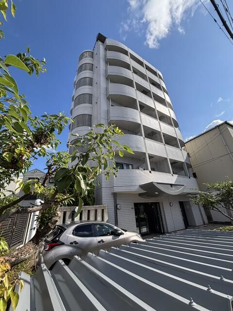Renovated 1K Apartment for Rent in Sumiyoshi, Osaka | Near Sumiyoshikoen Station - Image 1