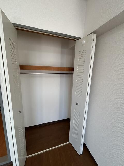 Renovated 1K Apartment for Rent in Sumiyoshi, Osaka | Near Sumiyoshikoen Station - Thumbnail 4