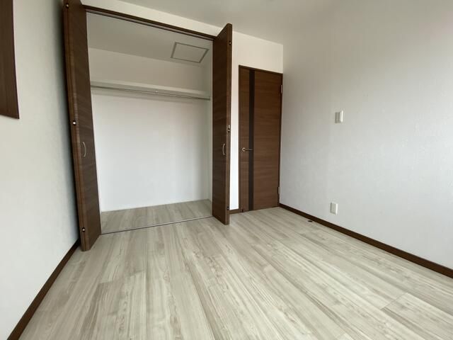 4LDK Modern House for Sale in Higashi-Osaka, Osaka - Thumbnail 4