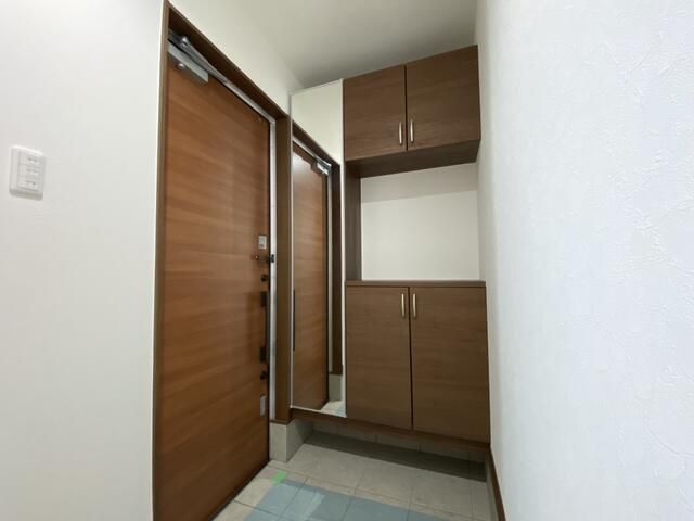 4LDK Modern House for Sale in Higashi-Osaka, Osaka - Thumbnail 2