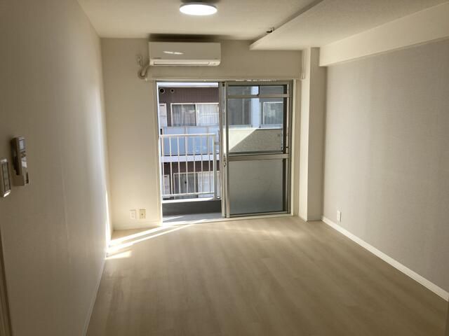 Renovated 2DK Apartment for Sale in Takashimadaira, Itabashi - Thumbnail 3