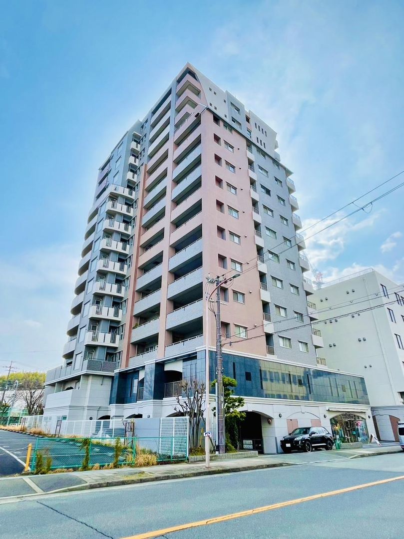 Renovated 3LDK Corner Apartment for Sale in Minoh, Osaka - Image 1