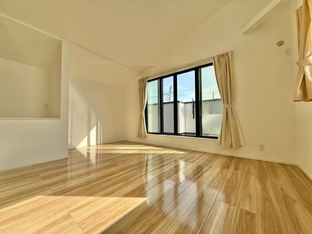 New 2024 3LDK Detached House Near Tsujido Station, Fujisawa - Thumbnail 2