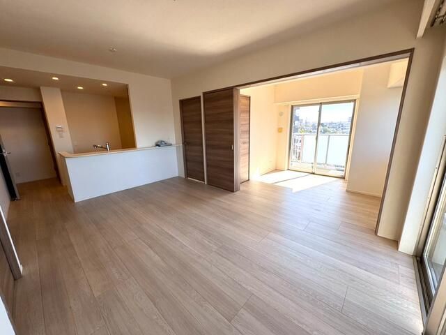 3LDK Apartment for Sale in Adachi, Tokyo - Pet Friendly & Renovated - Thumbnail 4