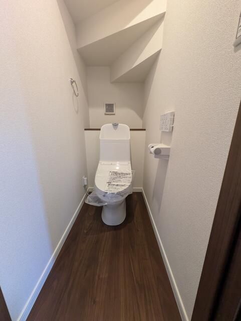 New 4LDK House for Sale in Yokohama Minami Ward Shimizugaoka - Thumbnail 3
