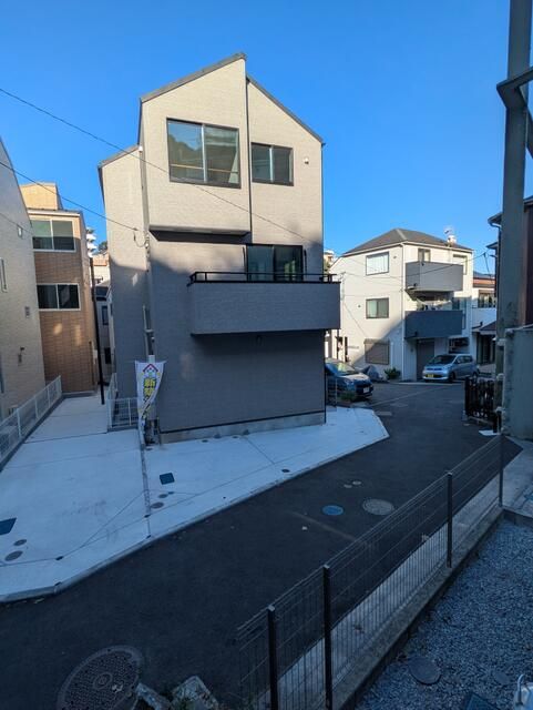 New 4LDK House for Sale in Yokohama Minami Ward Shimizugaoka - Image 1