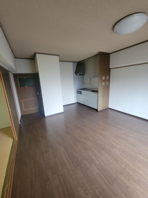 2LDK Apartment for Sale in Itoda Town, Fukuoka for 980,000 Yen - Thumbnail 2