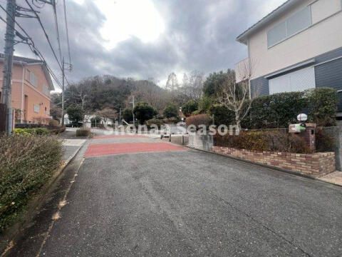Renovated 4LDK House in Atsugi, Kanagawa | 62.19 Tsubo Land - Thumbnail 3