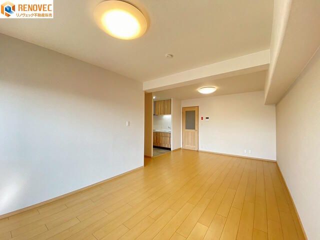 Renovated 2LDK Apartment in Sakai, Osaka - 67.8 sqm - Thumbnail 4