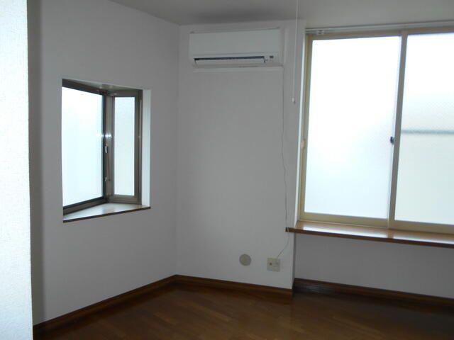 1K Apartment for Rent in Akita City, No Deposit or Key Money - Thumbnail 3