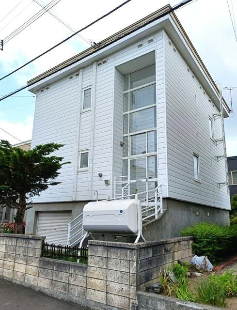 4LDK Detached House for Sale in Sapporo Shiraishi-ku, Hokkaido - Thumbnail 2