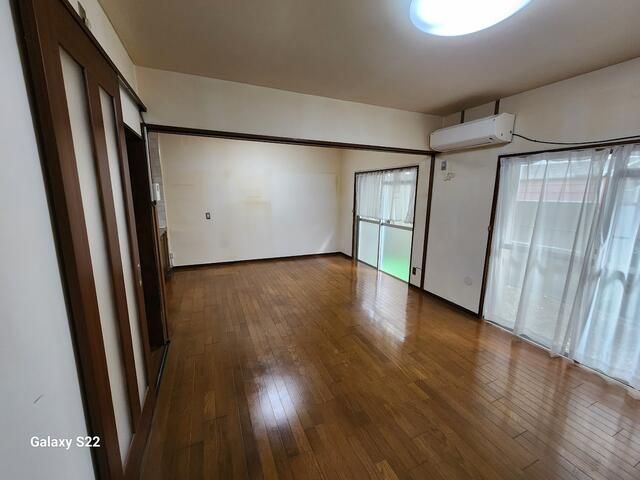 3LDK Terrace House for Sale in Tomidabayashi, Osaka - Thumbnail 4