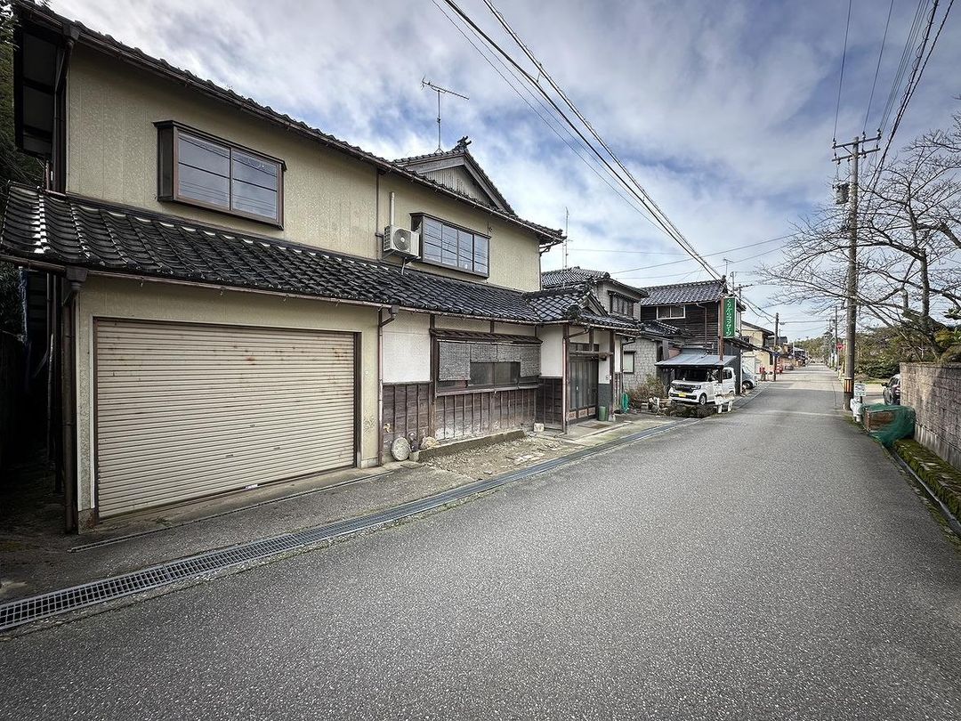 8DK House with Garage for Sale in Tsuruta, Ishikawa - Thumbnail 3