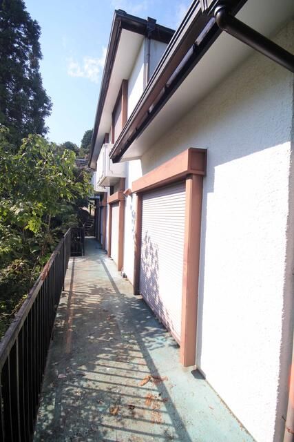 7SLDK House for Sale in Minamiashigara with Large Garden - Image 1