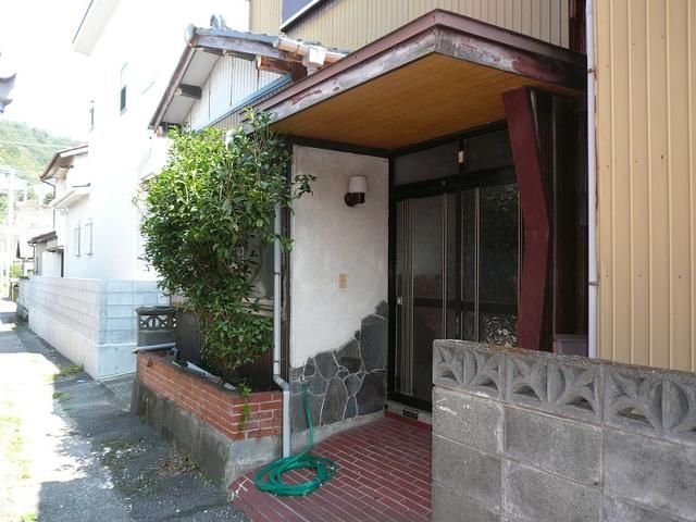 3LDK Detached House for Sale in Komatsushima, Tokushima - 900,000 Yen - Thumbnail 2