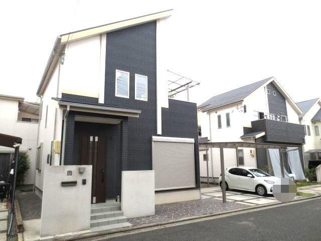 4LDK Solar-Powered House for Sale in Sakai, Osaka - Thumbnail 2