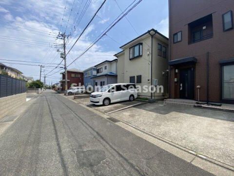5LDK Two-Generation House for Sale in Hiratsuka, Kanagawa - Thumbnail 2