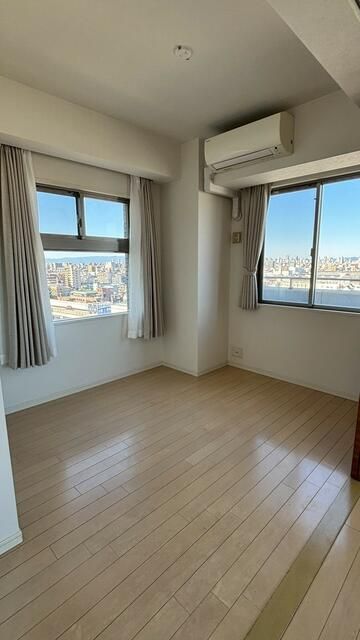 3LDK Corner Apartment for Sale in Hirano, Osaka - 12th Floor Views - Thumbnail 3