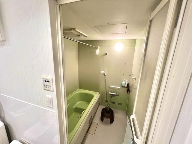 1LDK Apartment with Triple Balcony in Osaka Fukushima | 74 sqm - Thumbnail 4