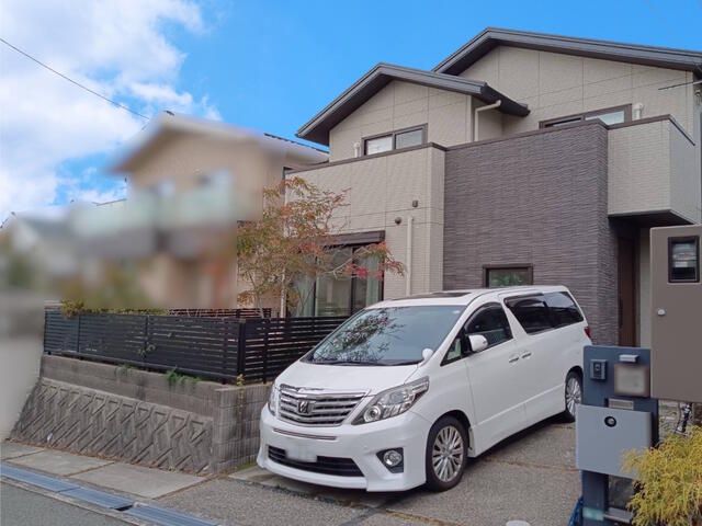 5LDK Detached House for Sale in Toyonaka, Osaka - Thumbnail 2