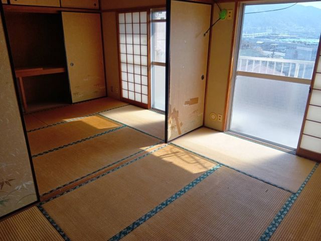 4LDK Apartment for Sale in Kitakyushu, Fukuoka - 150万円 - Thumbnail 2