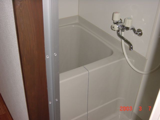1K Apartment for Rent in Gotsu, Shimane - 25,000 Yen - Thumbnail 3