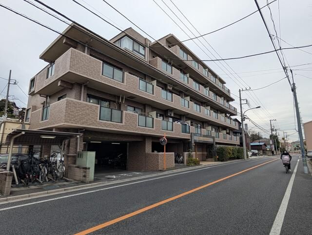 Renovated 2SLDK Apartment for Sale in Mitaka, Tokyo - Thumbnail 3