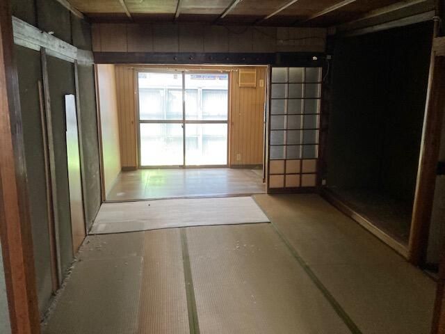 1933 Built 3DK House for Sale in Higashisumiyoshi, Osaka - Thumbnail 2