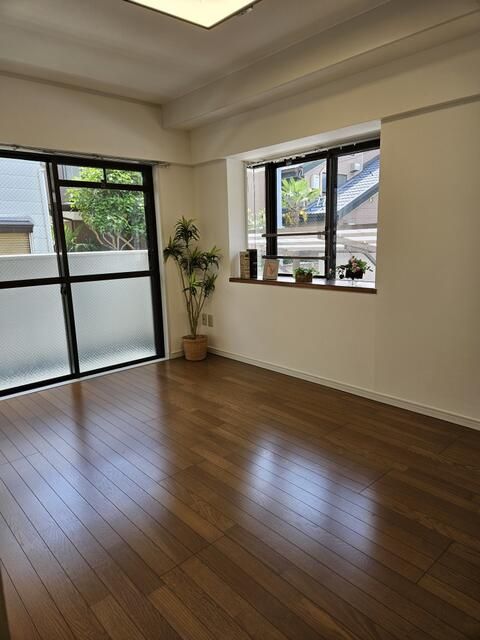 Renovated 2K Apartment for Sale in Nerima, Tokyo - Thumbnail 4