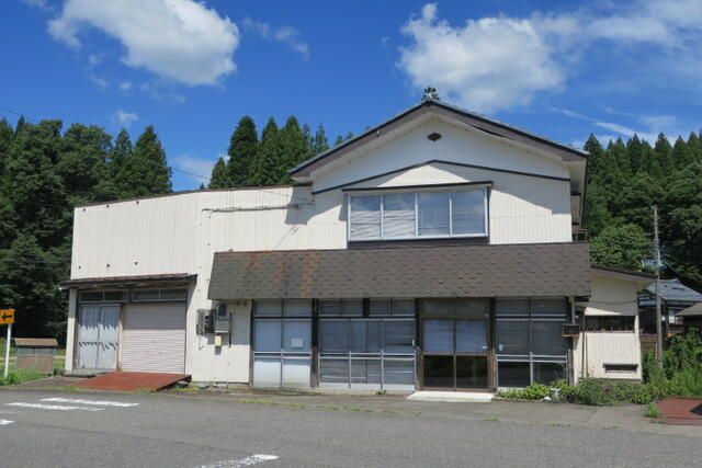 5DK Detached House for Sale in Sanjo, Niigata - 297 sqm - Thumbnail 2