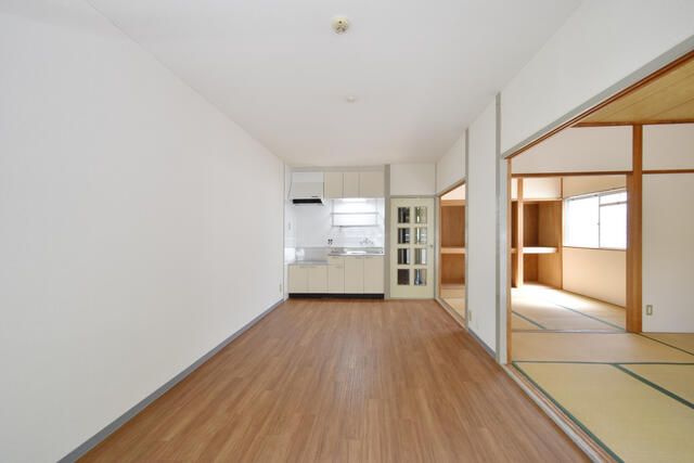 3LDK Apartment for Rent in Kawachinagano, Osaka - 50,000 Yen - Thumbnail 4