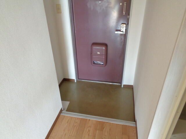 South-Facing 1R Apartment for Rent in Habikino, Osaka - No Deposit - Thumbnail 2