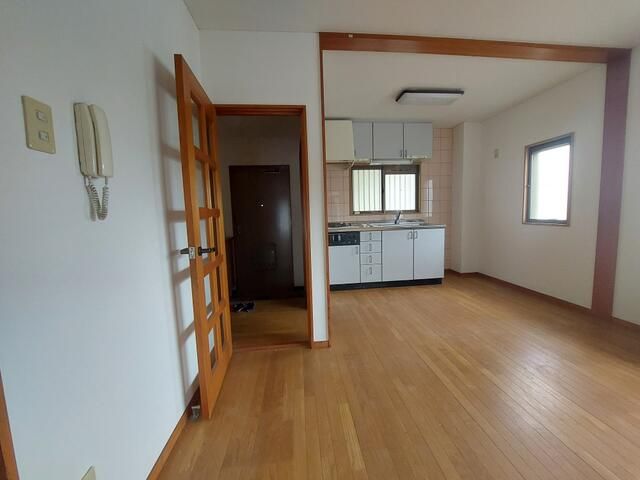 2LDK Apartment for Sale in Kiryu, Gunma - 49.08 sqm - Thumbnail 4