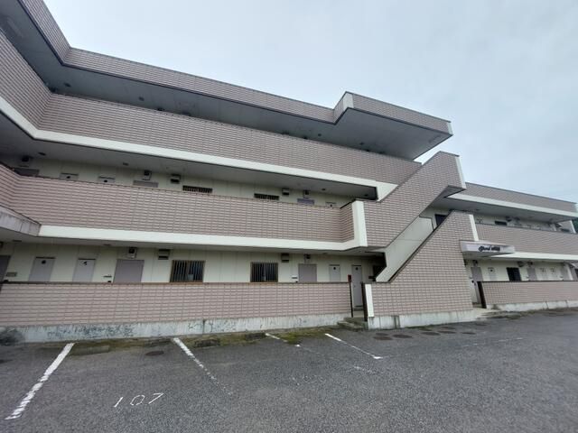 2LDK Apartment for Sale in Kiryu, Gunma - 49.08 sqm - Thumbnail 2