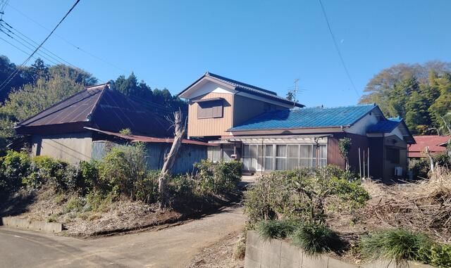 7DK Detached House on Large Lot in Ryugasaki, Ibaraki - Thumbnail 2