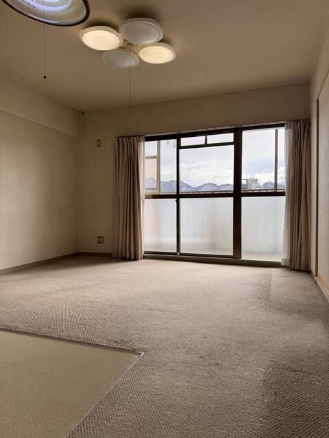 4LDK Apartment for Sale in Central Yamagata City with Panoramic Views - Thumbnail 3