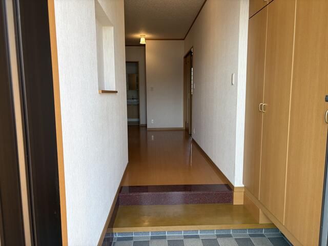 Used 2LDK House in Yachiyo-machi, Ibaraki - 95 sqm - Thumbnail 3