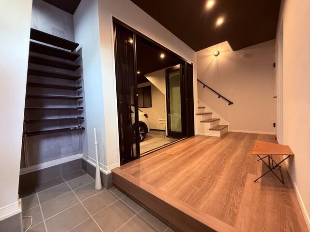 4LDK Detached House with Electric Garage in Yao, Osaka - Thumbnail 3