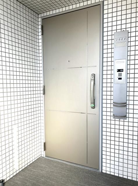 Top-Floor 2LDK Apartment for Sale in Asakusa, Tokyo - Thumbnail 2