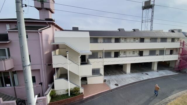 3LDK Apartment for Sale in Nara's Gakuen Asahi-cho - Thumbnail 2