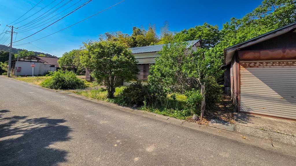 1963 Traditional House on 611sqm Land in Yurihonjo, Akita - Thumbnail 2