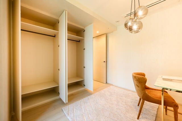 Mita Garden Hills Park Mansion 3LDK for Sale in Minato, Tokyo - Thumbnail 4