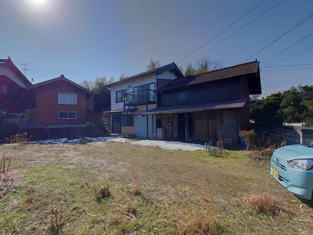 343 Tsubo Mountain-Side House with Garage Near Mount Daisen, Tottori - Thumbnail 2