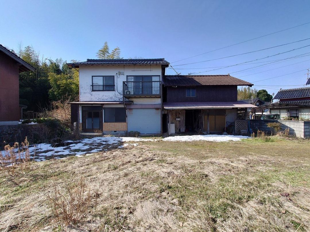 343 Tsubo Mountain-Side House with Garage Near Mount Daisen, Tottori - Thumbnail 3
